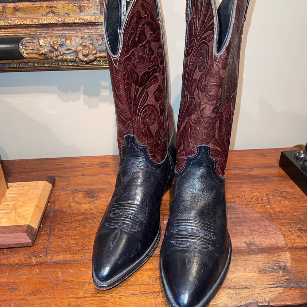 Elegant Black and Brown Western Boots